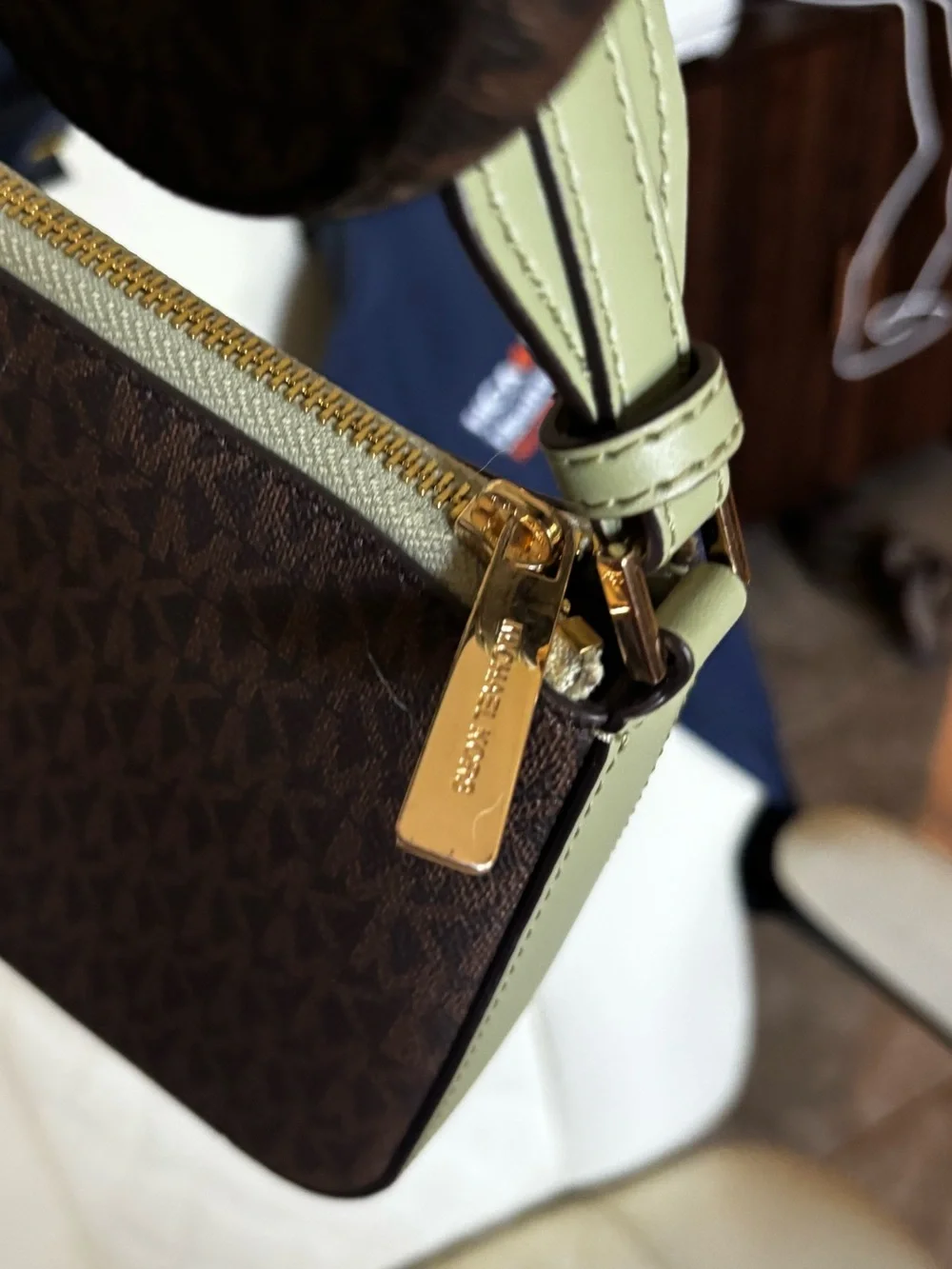 Michael Kors JET SET TRAVEL PLUS TECH CROSSBODY - small